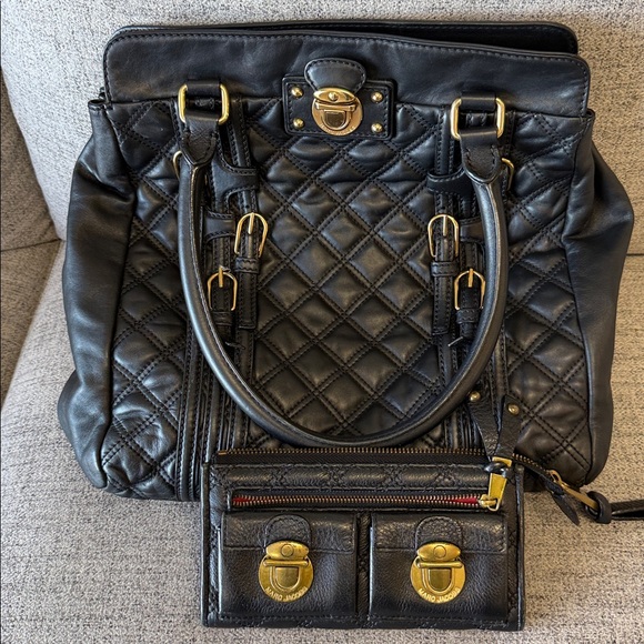 Marc Jacobs Black Quilted Shoulder Bag and matching wallet, EUC. Please see pics - Picture 1 of 11